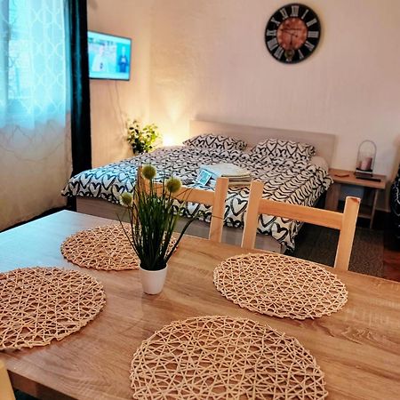 Studio apartman Buteo Jastrebarsko Esterno foto
