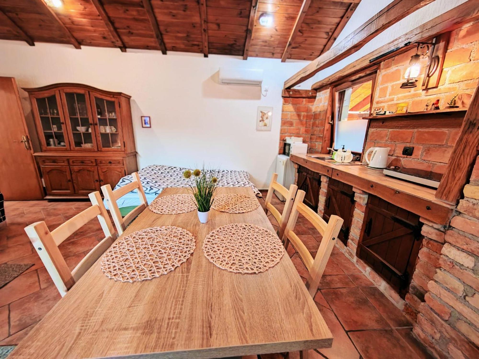 Studio apartman Buteo Jastrebarsko Esterno foto