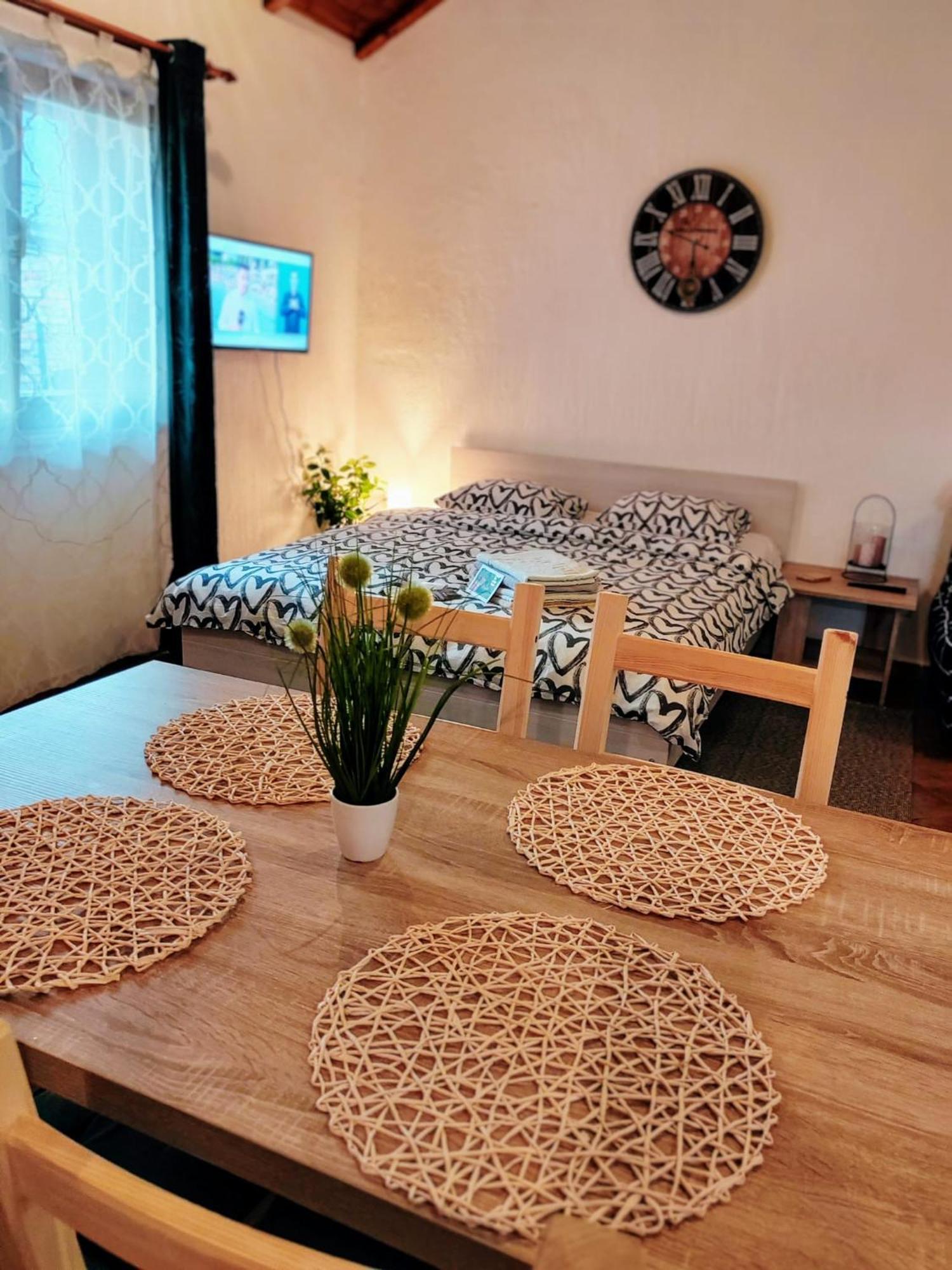 Studio apartman Buteo Jastrebarsko Esterno foto